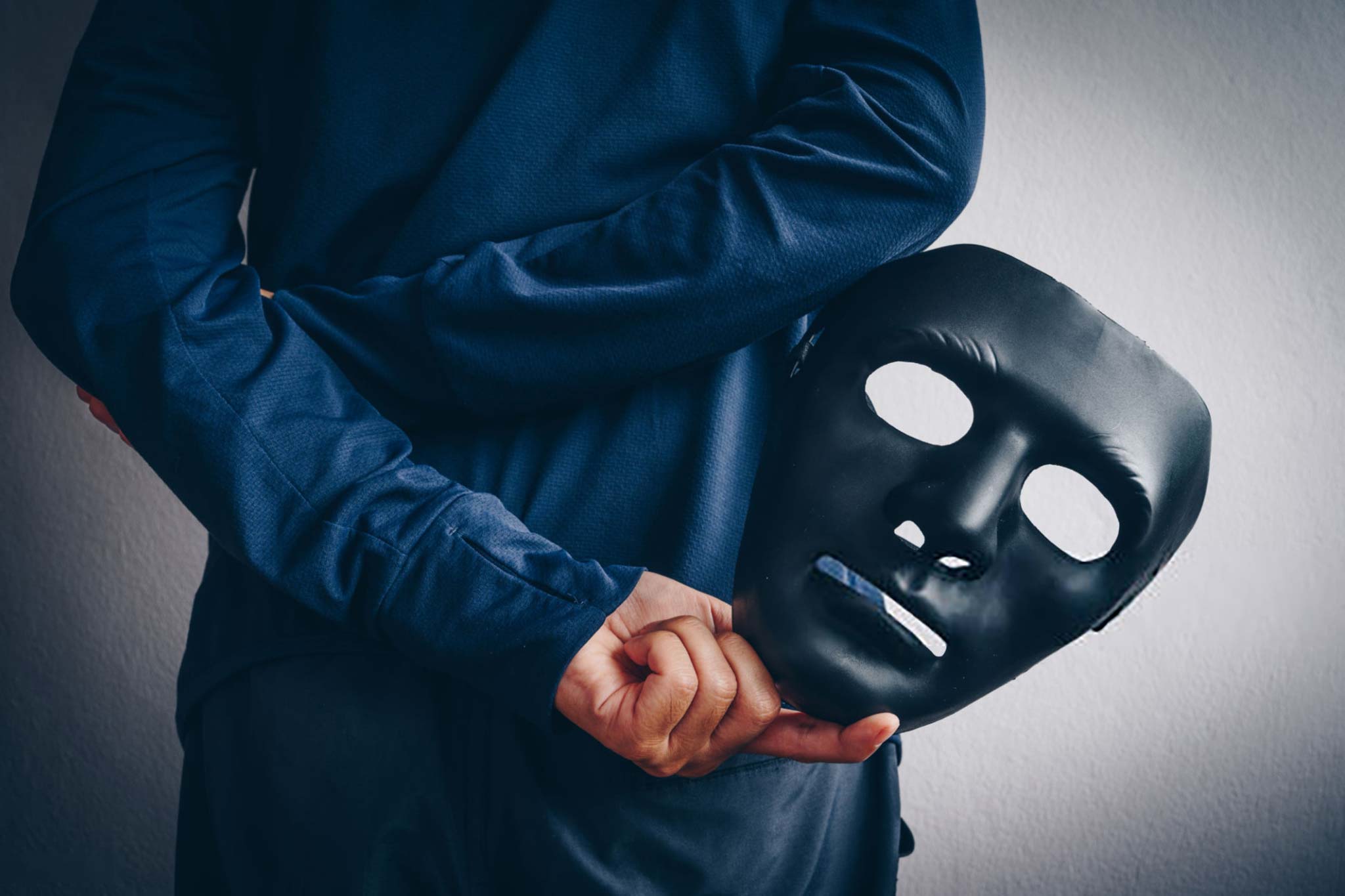 ¿Cuáles son las funciones de un operario de limpieza en edificios?